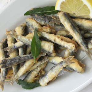 Petinga frita c/ arroz de feijão