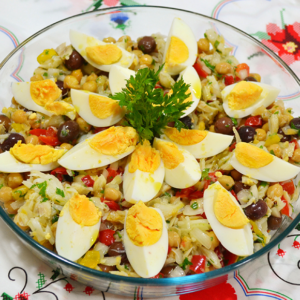 Salada de bacalhau c/ grão e ovo
