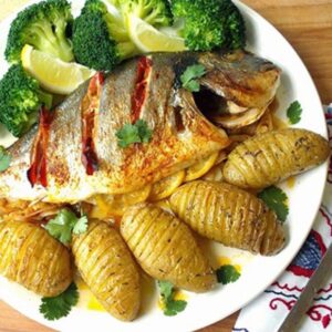 Dourada grelhada c/ batatas ao alho
