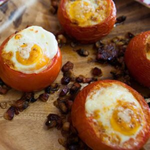 Tomate recheado de alheira c/ arroz basmati