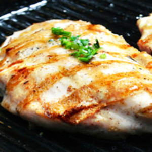 Bife de frango c/ esparguete de legumes