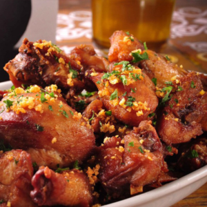Frango à passarinho c/ arroz