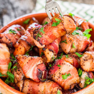 Enroladinhos de frango e alheira c/ arroz de cenoura