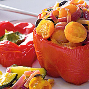 Pimento vermelho recheado de legumes c/ arroz