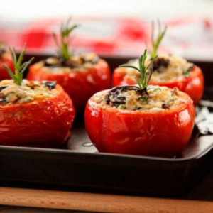 Tomate recheado de champignon c/ arroz