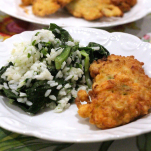 Pataniscas de bacalhau c/ arroz de legumes