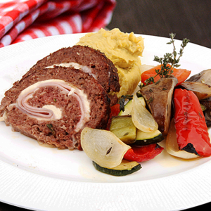 Rolo de carne misto c/ arroz e legumes