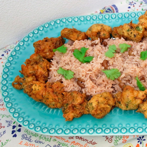 Pataniscas de polvo c/ arroz de feijão