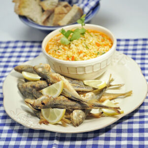 Carapauzinhos fritos c/ arroz de legumes