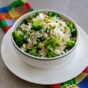 Arroz de brócolos c/ cogumelos e frutos secos
