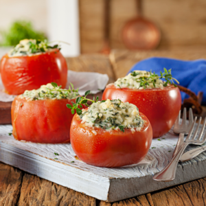 Tomate recheado de espinafres e ricota c/ arroz