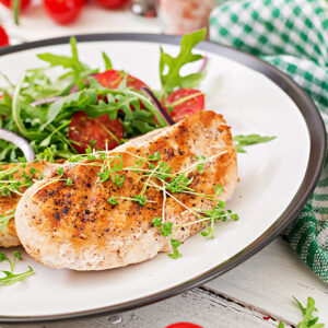 Bifinhos de frango gratinados c/ tomate cherry e arroz basmati