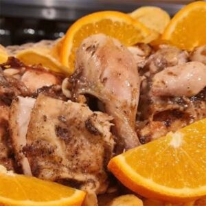Frango assado / molho de leitão e arroz